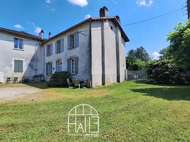 Rochechouart 87600 Achat / Vente maison 8 pièces t8 piscine terrasse