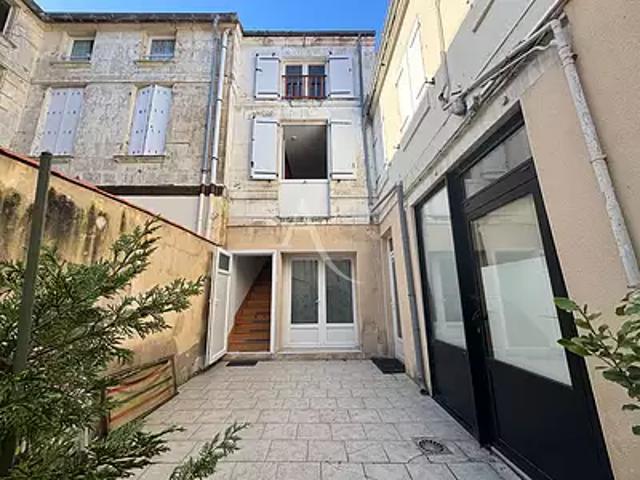 Rochefort 17300 Achat / Vente appartement 2 pièces t2 au dernier étage