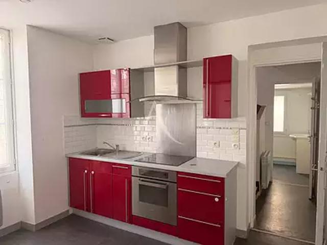 Rochefort 17300 Location appartement 3 pièces t3 au dernier étage