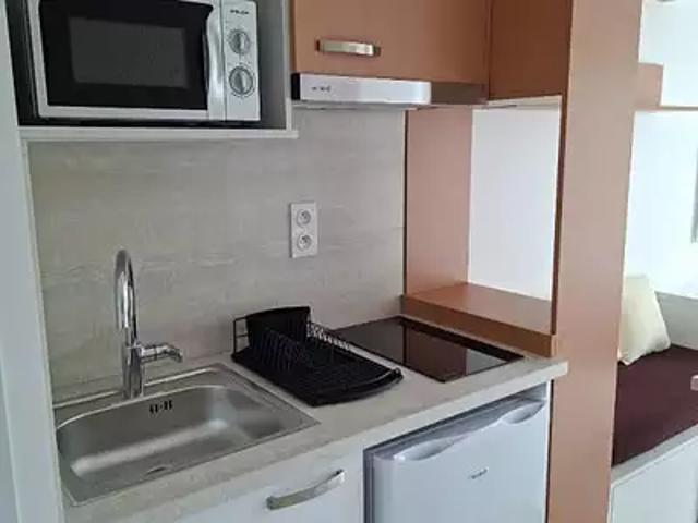 Rochefort 17300 Location appartement 1 pièce t1 cave