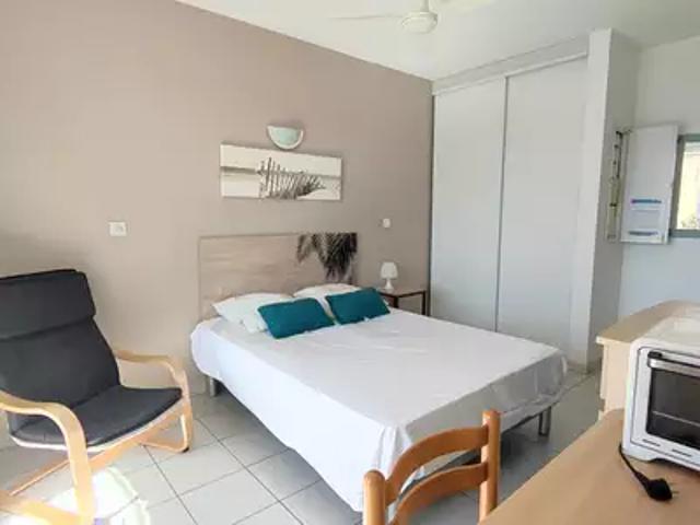 Rochefort 17300 Location appartement 1 pièce t1 terrasse parking