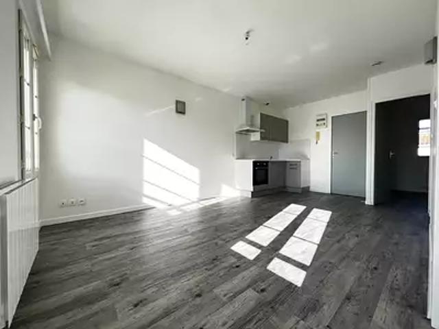 Rochefort 17300 Location appartement 2 pièces t2 au dernier étage