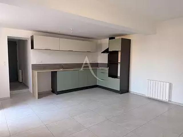 Rochefort 17300 Location maison 3 pièces t3 au dernier étage jardin