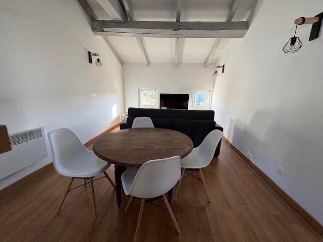 ROCHEFORT APPT F2 MEUBLE 34 m2 second et dernier étage