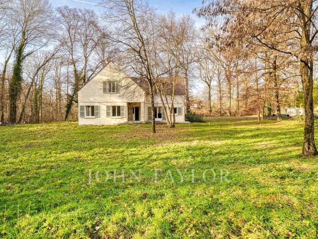 Rochefort en Yvelines – Maison contemporaine au sein d'un pa. 176m² Rochefort en Yvelines