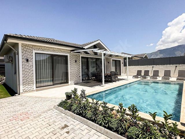 ROCHERHOMES KAYAKÖY HARİKA KONUMDA 2+1 LÜKS EŞYALI TAŞ VİLLA