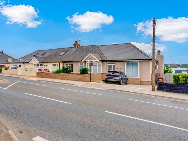 Rochester, Kent ME2 3 bed semi detached bungalow to rent £1,950 pcm £450 pw
