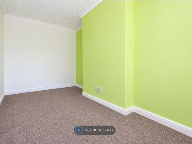 Rochester St, Chatham ME4, 2 bed flat to rent, £1,050 pcm | PrimeLocation