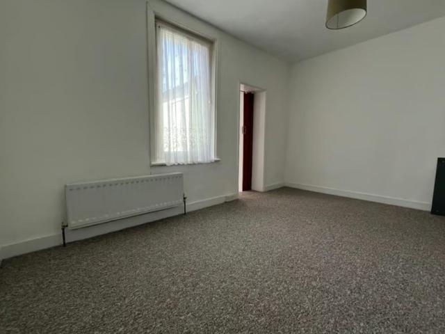 Rochester Street, Chatham, Kent, ME4 2 bed terraced house to rent £1,550 pcm £358 pw