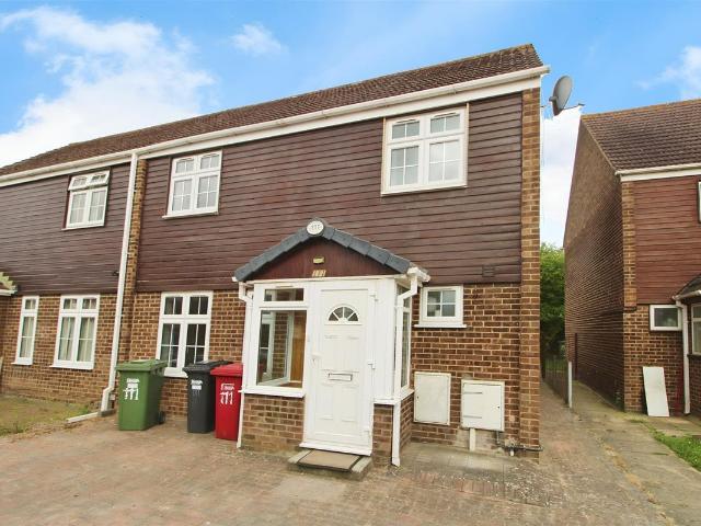 Rochfords Gardens, Slough SL2, 3 bed semi detached house to rent, £1,950 pcm | PrimeLocation