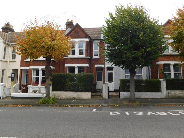 Rock Avenue, Gillingham ME7 1 bed flat to rent £875 pcm £202 pw