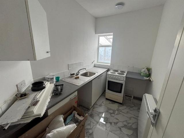 Rock Hill, Bromsgrove 2 bed apartment to rent £1,100 pcm £254 pw
