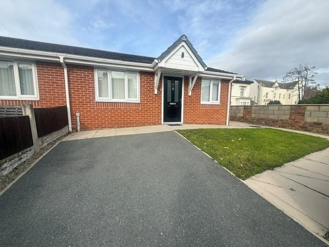 Rock Lane West, Birkenhead, CH42 2 bed semi detached bungalow to rent £1,100 pcm £254 pw