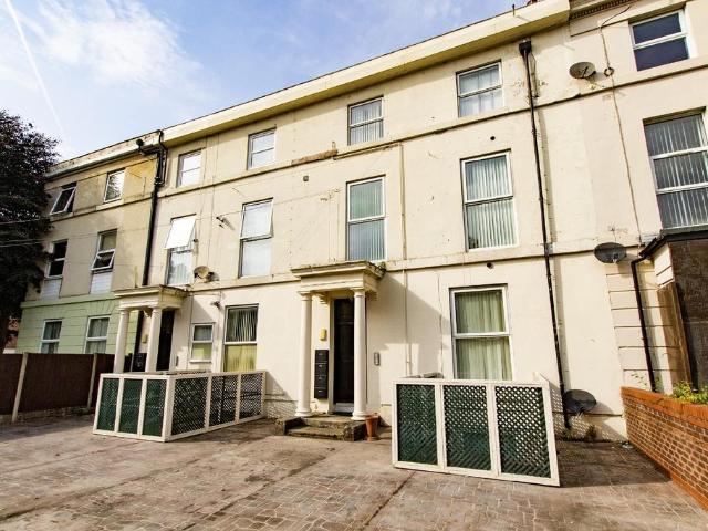 Rock Lane West, Rock Ferry, Wirral 2 bed flat to rent £750 pcm £173 pw
