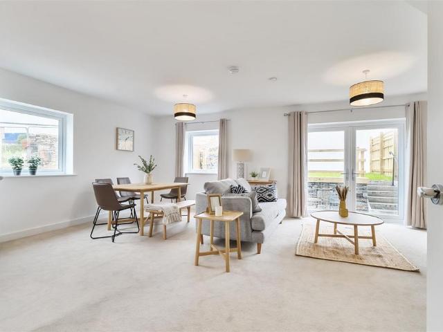 Rock Pipit Road, Newquay TR8 3 bed end of terrace house to rent £1,425 pcm £329 pw
