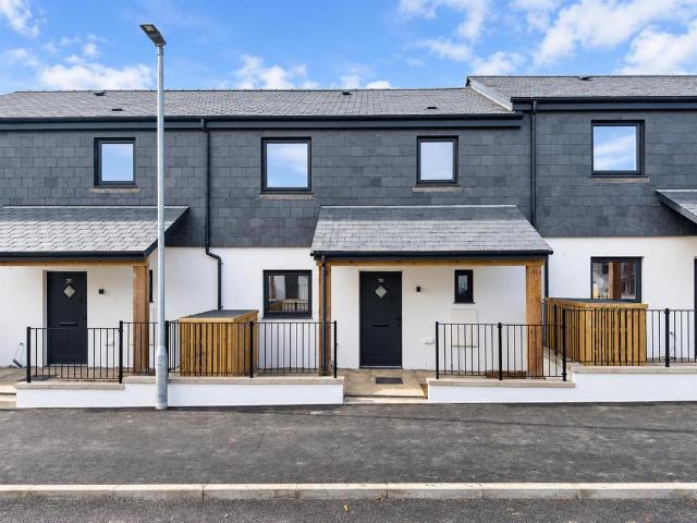 Rock Pipit Road, Newquay TR8 3 bed terraced house to rent £1,400 pcm £323 pw