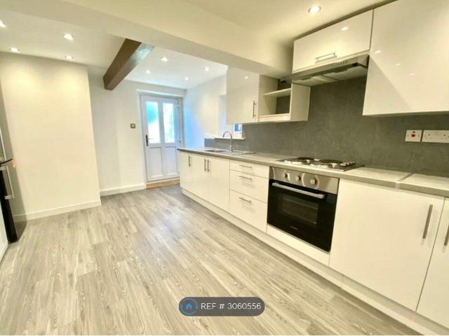 Rock Road, Huddersfield HD3, 2 bed detached house to rent, £850 pcm | PrimeLocation