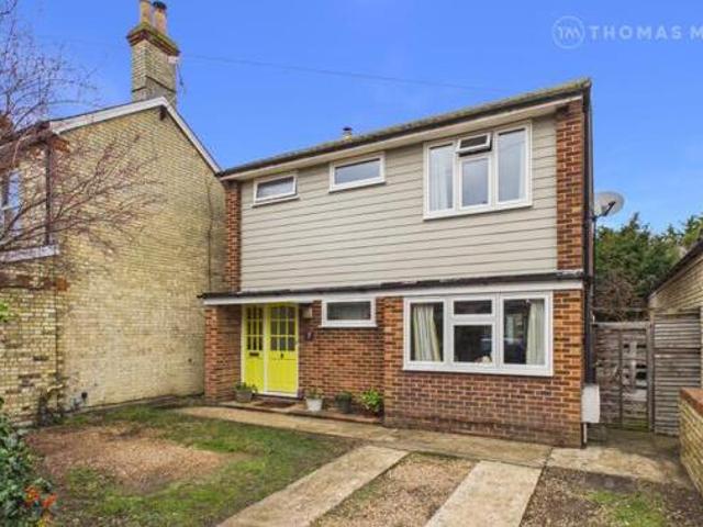 Rock Road, Royston, 3 Bedroom Detached