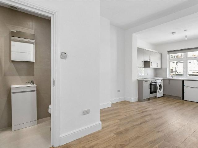 Rock Street, London N4, Studio to rent, £1,600 pcm | PrimeLocation