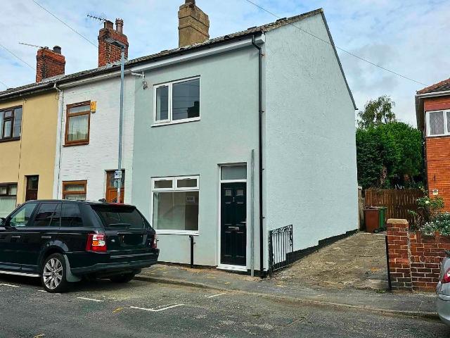 Rock Terrace, Castleford WF10, 2 bed terraced house to rent, £800 pcm | PrimeLocation