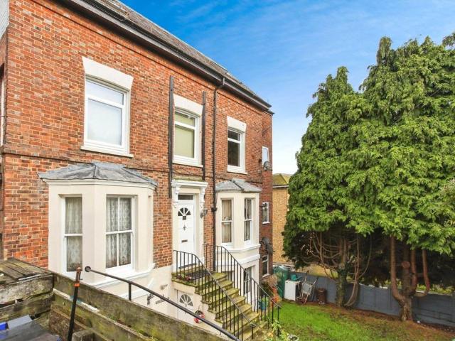 Rock Villa Road, Kent TN1 1 bed flat to rent £1,200 pcm £277 pw