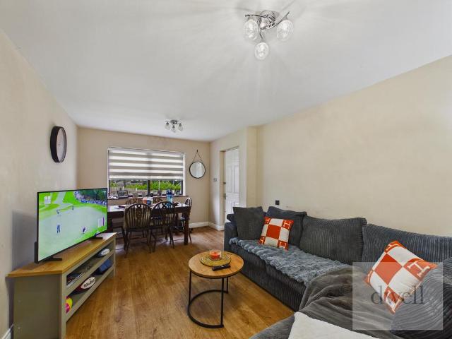 Rockery Croft, Leeds, LS18 2 bed flat to rent £1,150 pcm £265 pw