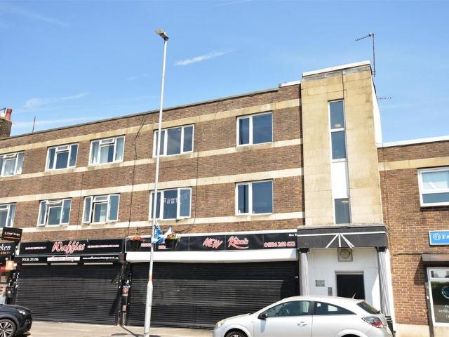 Rockingham Road, Corby 2 bed apartment to rent £800 pcm £185 pw