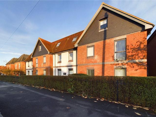 Rockingham Road, Newbury, Berkshire RG14, 2 bed flat to rent, £1,400 pcm | PrimeLocation
