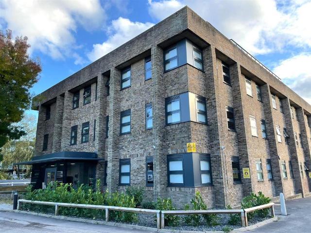 Rockingham Road, Uxbridge UB8 1 bed flat to rent £1,450 pcm £335 pw