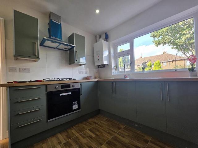 Rockland Gardens, Willenhall, WV13 3 bed house to rent £1,400 pcm £323 pw