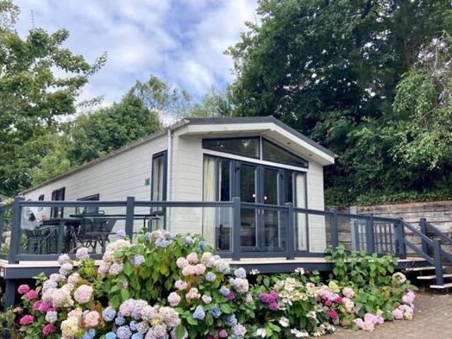 Rockley Park, Woodlands Fall, Poole, 3 Bedroom Park