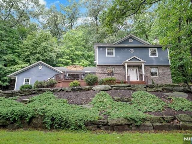 Rockledge Rd, Montville Township, Home For Sale