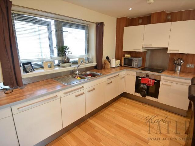 Rocky Lane South, Heswall CH60, 2 bed flat to rent, £1,200 pcm | PrimeLocation