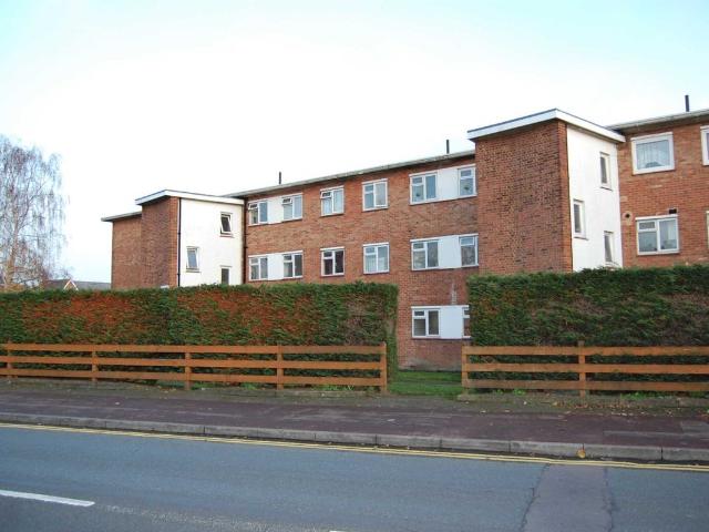 Rodwell Court, Addlestone KT15, 2 bed flat to rent, £1,450 pcm | PrimeLocation