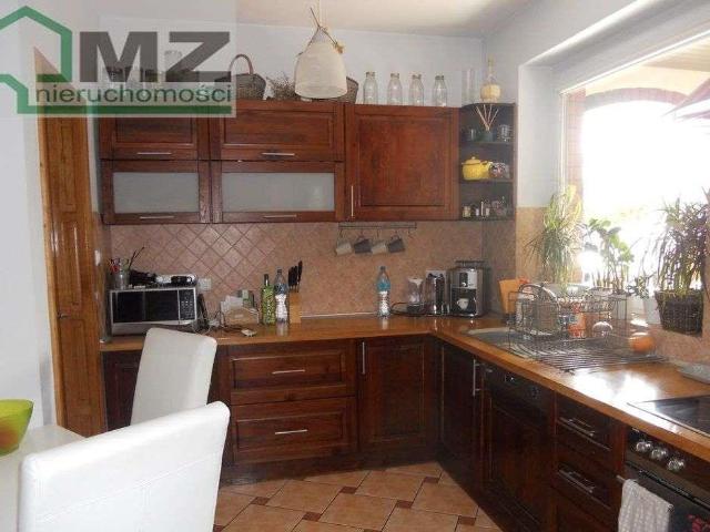 Przestronny dom 180 m2 z garażem i ogrodem w Środzie Śląskiej