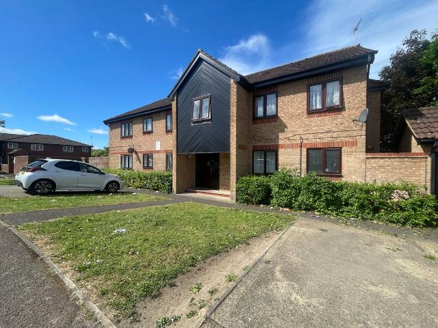 Rodeheath, Luton LU4, 2 bed flat to rent, £1,200 pcm | PrimeLocation