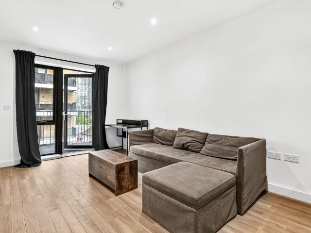 Roden Street, Ilford IG1, 1 bed flat to rent, £1,650 pcm | PrimeLocation