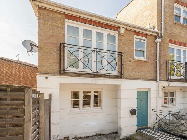Rodenhurst Road, Clapham South SW4, 3 bed semi detached house to rent, £3,750 pcm | PrimeLocation