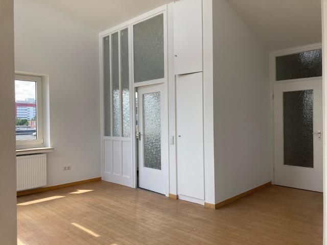 RODERBRUCH | großzügige 4 Zi Familien Whg im III.OG mit Balkon | renoviert
