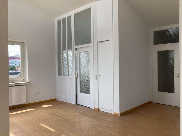 RODERBRUCH | großzügige 4 Zi Familien Whg im III.OG mit Balkon | renoviert