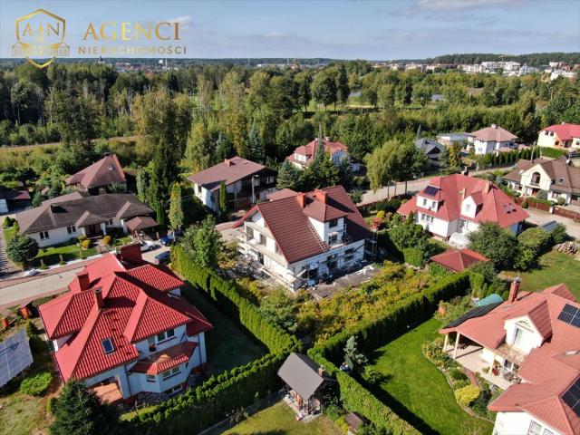 Przestronny dom 400 m2 z tarasem i funkcjonalnym rozkładem