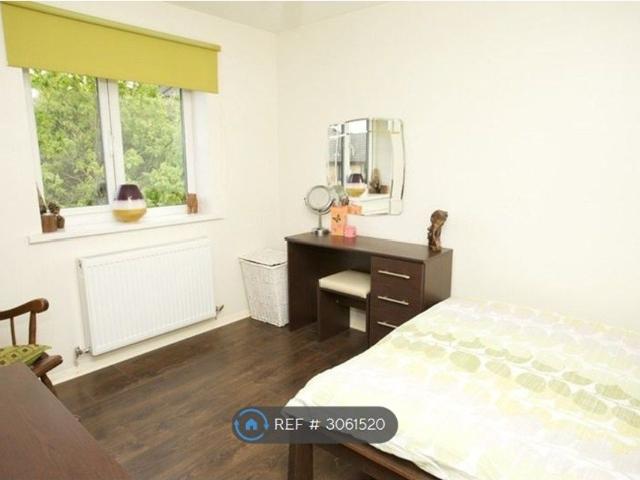 Rodley, Leeds LS13, 2 bed flat to rent, £800 pcm | PrimeLocation