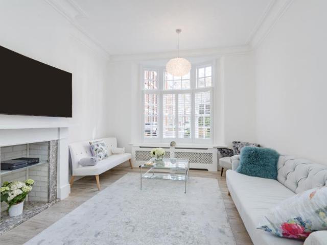 Rodney Court, Maida Vale, W9 2 bed apartment to rent £3,098 pcm £715 pw