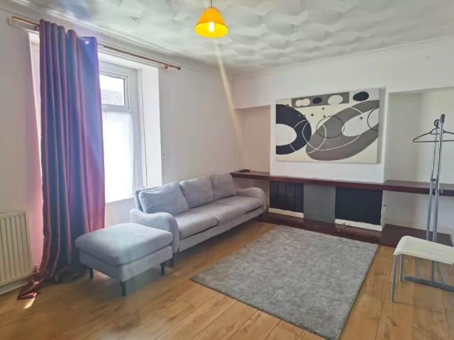 Rodney Street, Swansea SA1, 3 bed flat to rent, £880 pcm | PrimeLocation