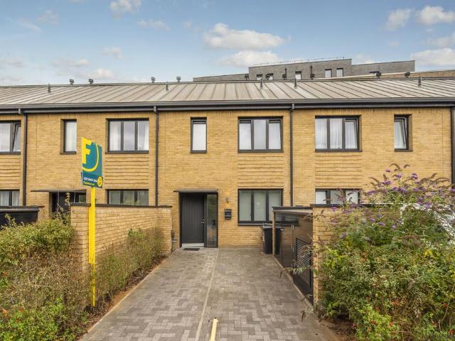 Rodney Place, South Wimbledon. 2 bed terraced house to rent £2,750 pcm £635 pw