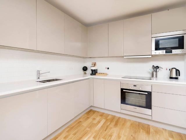 Rodney Road, Elephant And Castle, London SE17, 3 bed flat to rent, £5,000 pcm | PrimeLocation