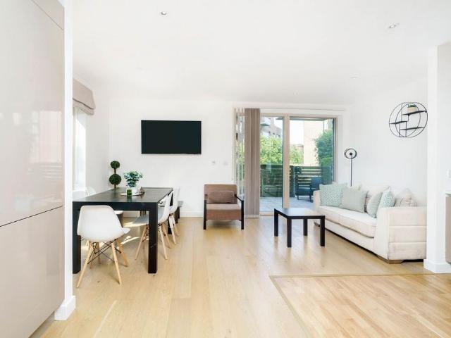 Rodney Road, Elephant and Castle. 3 bed flat to rent £5,000 pcm £1,154 pw