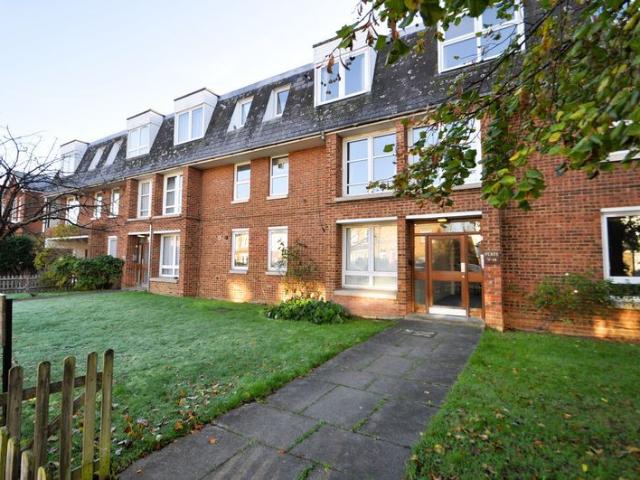 Rodney Road, New Malden KT3, 2 bed flat to rent, £2,000 pcm | PrimeLocation
