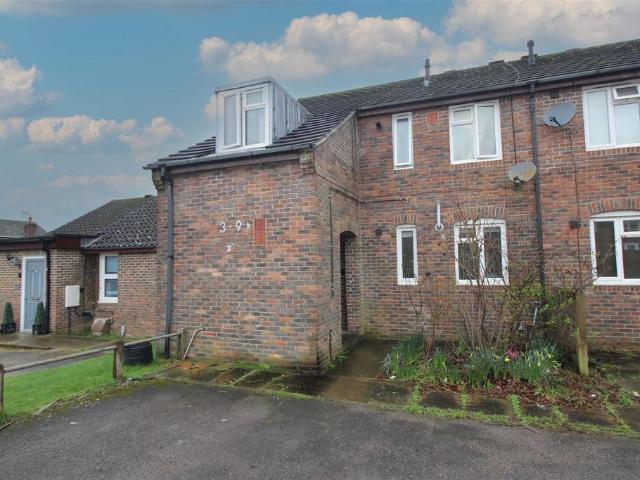 Roebuck Close, Horsham 1 bed maisonette to rent £1,300 pcm £300 pw