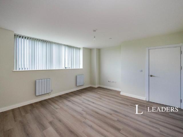 Roebuck House, PO6 1 bed flat to rent £1,195 pcm £276 pw